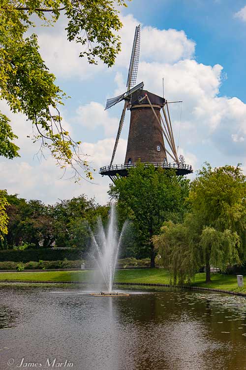 de valk windmill leiden